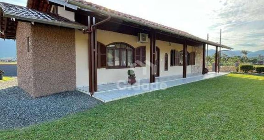 Casa com 1 suíte + 3 dormitórios à venda por R$ 830.000 - Pomeranos - Rio dos Cedros/SC