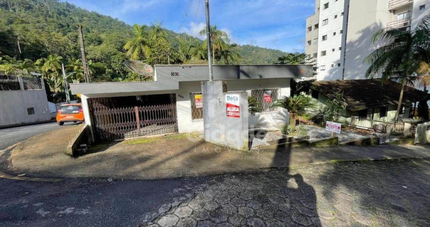 Casa com 3 dormitórios para alugar, 160 m² por R$ 4.800/mês - Vila Nova - Jaraguá do Sul/SC
