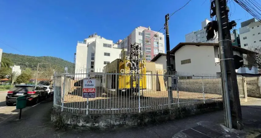 Casa com 2 quartos para alugar na Rua Governador Jorge Lacerda, 456, Centro, Jaraguá do Sul