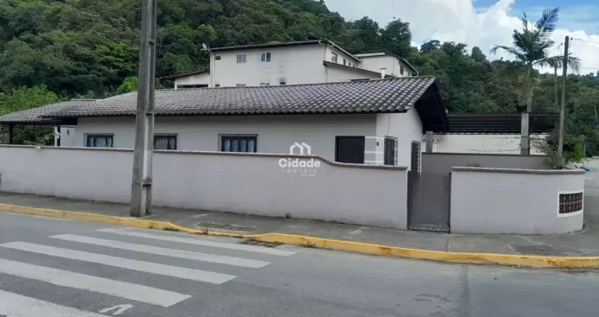Casa com 3 quartos à venda na Genoveva Piseta, 293, Centro, Guaramirim