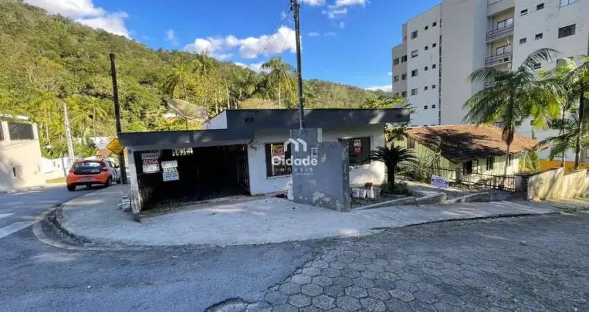 Casa com 3 quartos para alugar na Ângelo Torinelli, 262, Vila Nova, Jaraguá do Sul
