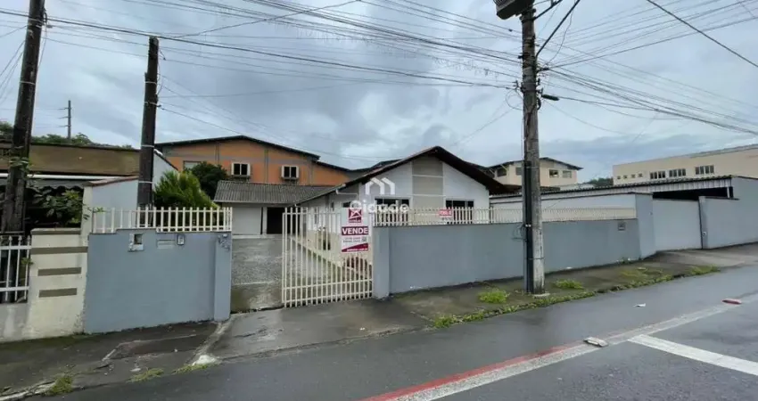 Casa com 4 quartos à venda no São Luís, Jaraguá do Sul 