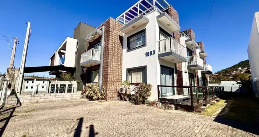 Sobrado para venda em garopaba, morrinhos, 3 dormitórios, 2 suítes, 3 banheiros, 1 vaga