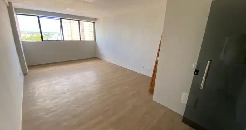 Alugo Sala Comercial - 28m2 - Vista Baía - Ed city Office - Batista Campos