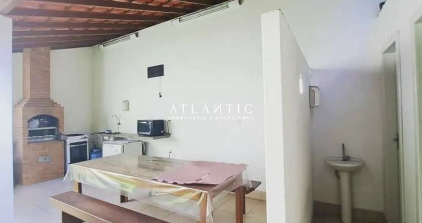 Casa térrea 3 Quartos, suíte e varanda, local que não alaga