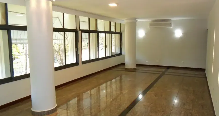 Vendo fantástico 03 quartos com suíte e closet na SQS 305!