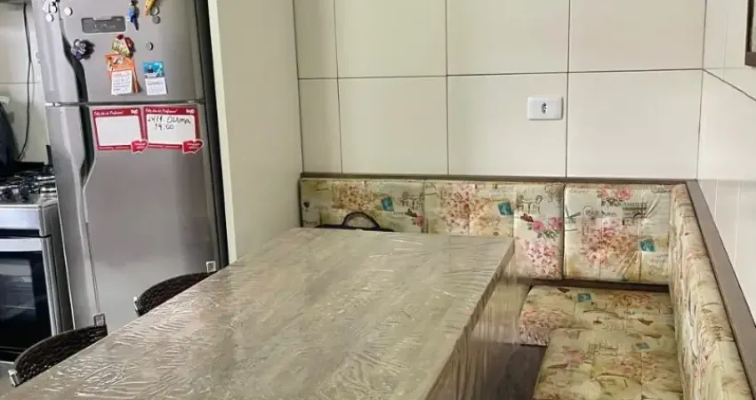 Casa semi-mobiliada em condomínio fechado com 2 quartos e 2 vagas à venda no bairro cancelli em cascavel.