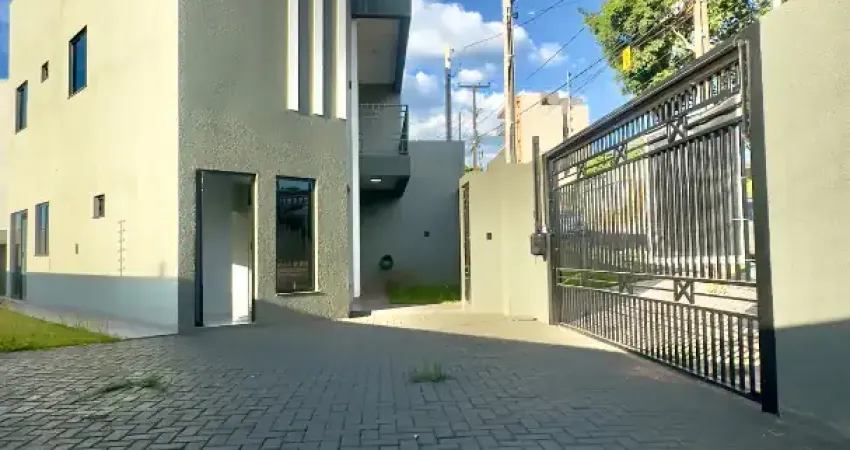 Sobrado Novo com Automação e Grande Sobra de Terreno, 1 Suíte com Closet e Sacada, 2 Quartos e 4 Vagas, no Alto Alegre próximo ao Ecopark Oeste