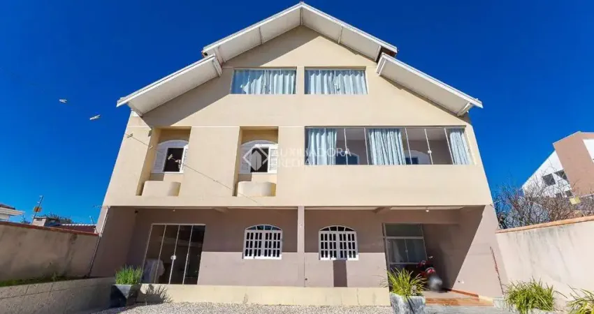 Casa com 5 quartos à venda na Rua África, 170, Centro, Pinhais