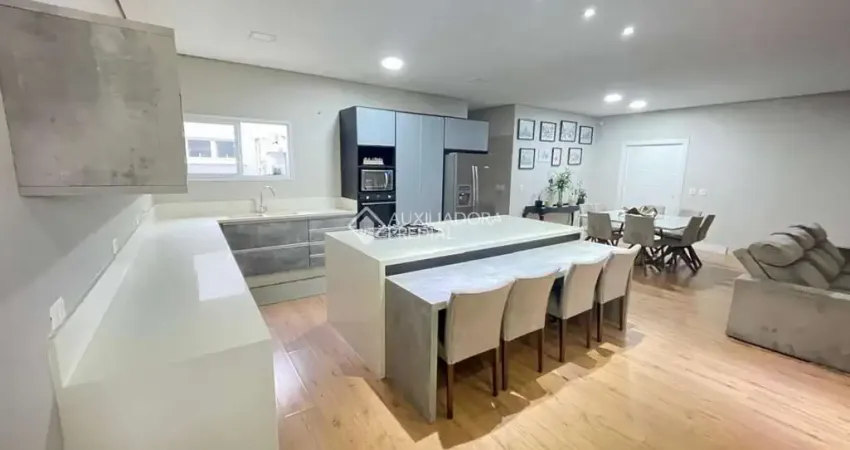 Casa com 3 quartos à venda na Durval Alves Moço, 66, Boqueirão, Curitiba