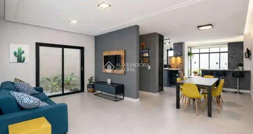 Casa em condomínio fechado com 3 quartos à venda na Rua Ângelo Bresegnello, 422, Bairro Alto, Curitiba