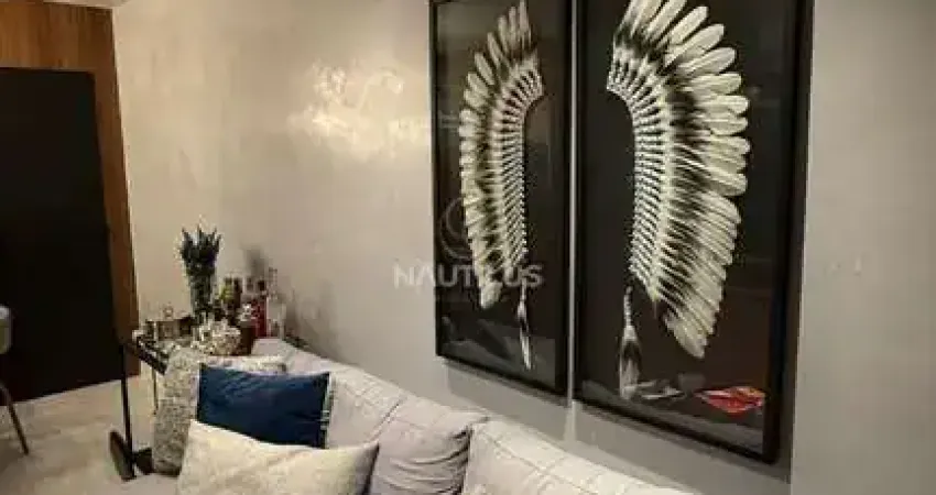 APARTAMENTO 2/4 COM 1 SUÍTE, TODO MOBILIADO E 1 VAGA DE GARAGEM.