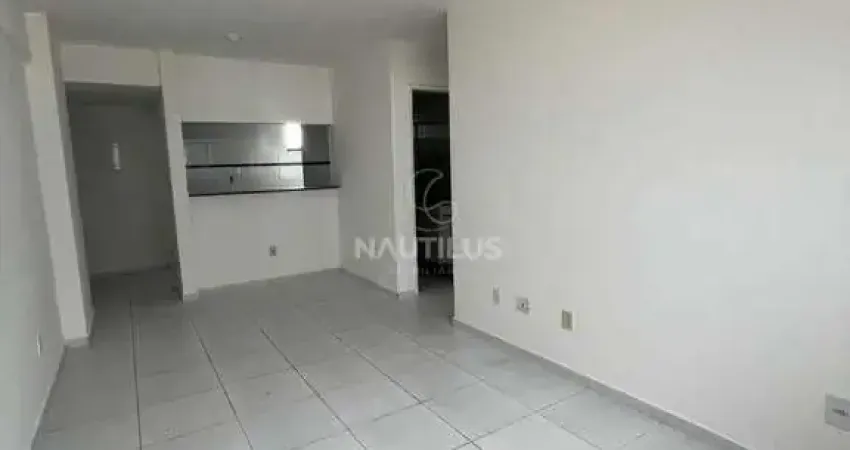 Apartamento para locação com 2/4 sendo 1 suíte e 3 vagas de garagem.