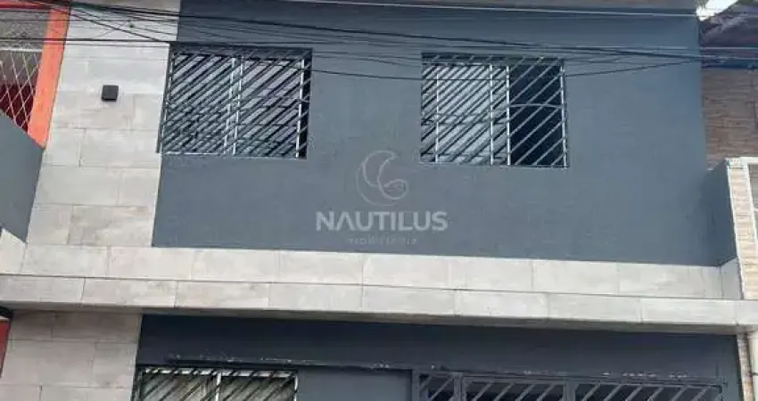 Casa para venda com 2/4 sendo 1 suíte, 3 andares e 1 vaga de garagem.