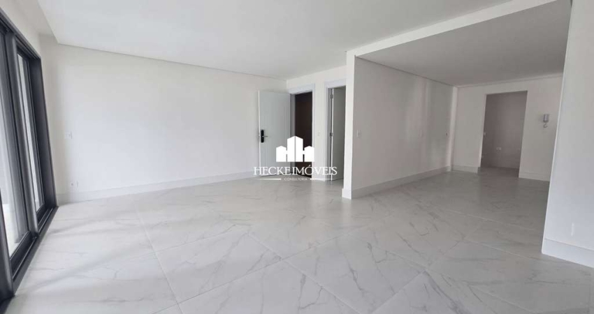 Apartamento de 131m² com 3 dormitórios e 2 vagas. Cabral