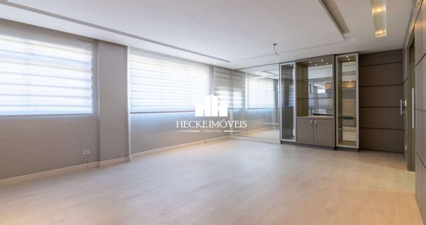 Apartamento de 122m² com 3 quartos e 2 vagas. Cabral.