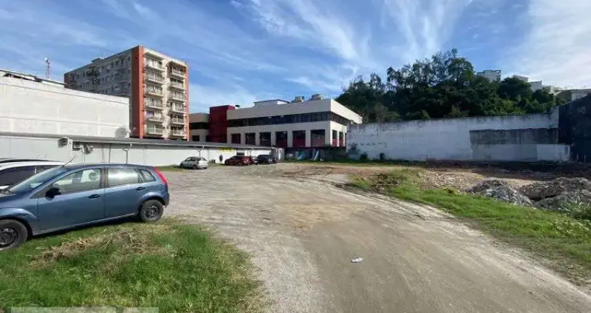 Vendo terreno na Estr dos Bandeirantes próximo ao Largo da Taquara