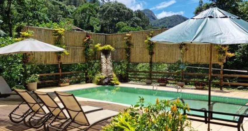 Casa com 4 quartos, 690m², à venda em Petrópolis, Araras
