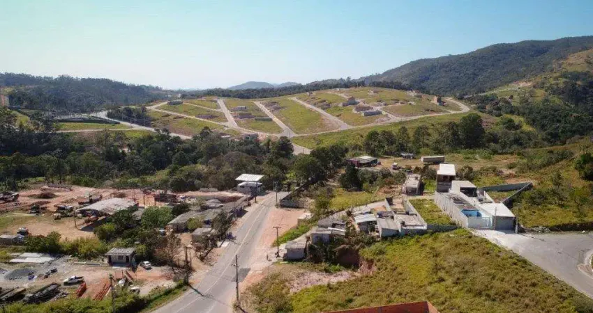 Terreno à venda na Rua Rolando Forestti, Laranjeiras, Caieiras