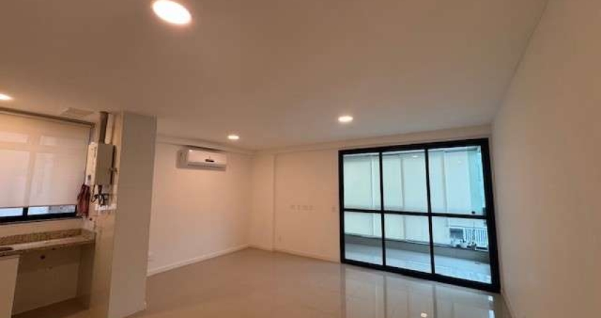Apartamento 2 dormitórios para Locação em Rio de Janeiro, Recreio dos Bandeirantes, 2 dormitórios, 1 suíte, 2 banheiros, 2 vagas