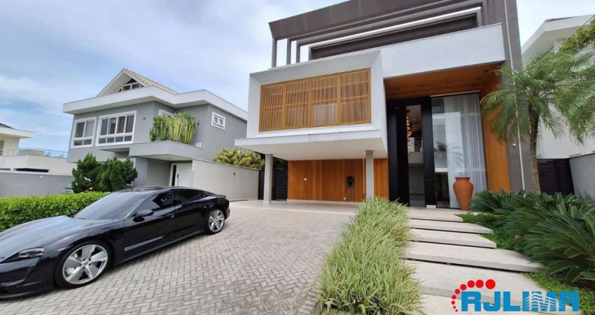 Casa Alto Padrão para Venda em Rio de Janeiro, Barra da Tijuca, 5 dormitórios, 5 suítes, 8 banheiros, 3 vagas