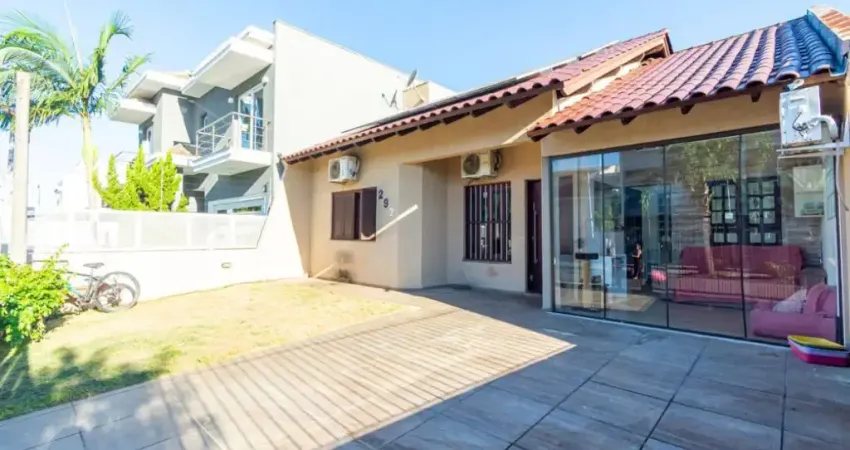 Vale Ville - Casa térrea 3 dorm. suíte e piscina. BRL 550.000,00 Casa no vale ville parte alta, com 3 dormitórios sendo 1 suíte, sala dois ambientes, projeto de iluminação. Cozinha ampla e iluminada. 