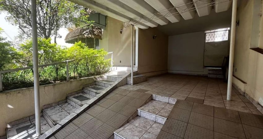 Casa no Bairro Alto, aceita financimento e estuda permuta