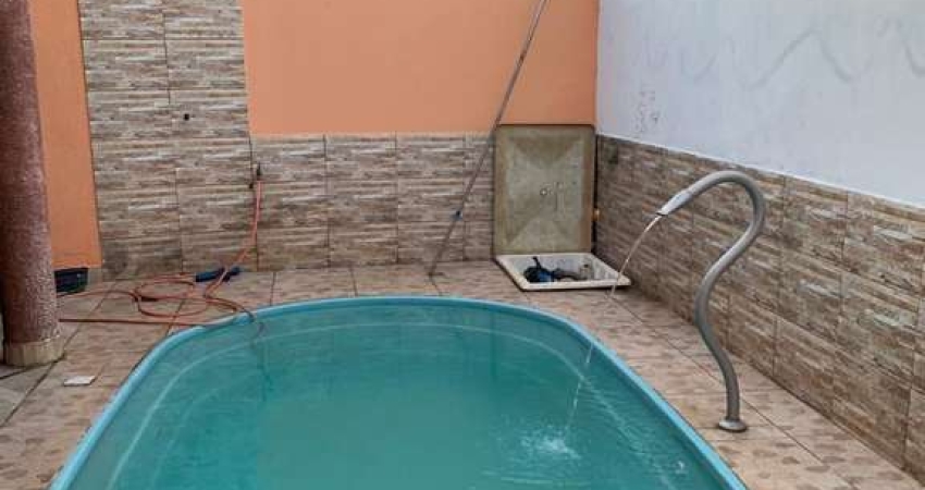 Oportunidade!! CASA COM PISCINA E 3 DORMITÓRIOS NO BAIRRO SANTA ROSA DOS IPÊS.