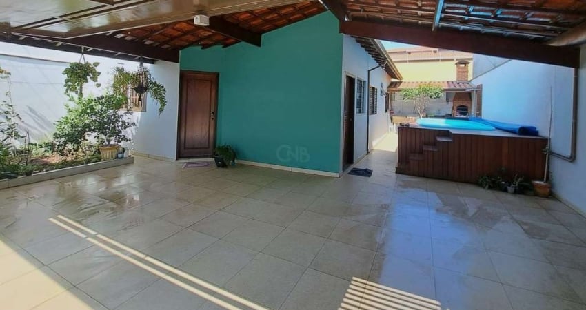 CASA A VENDA / TÉRREA / 3 QUARTOS / PISCINA/ CHURRASQUEIRA / 122M2 /JD. CAXAMBU
