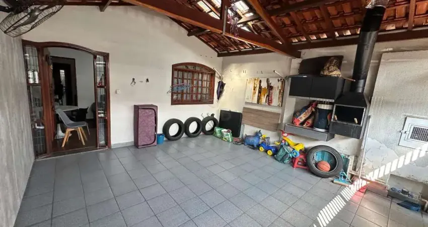 Casa c/ 3 Quartos 1 suíte 2 banheiros e churrasqueira à Venda, 100m² Jd. Morumbi