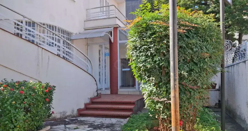 Casa comercial à venda no Centro, Piracicaba