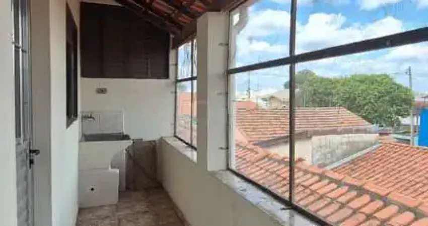 Casa sobreposta com 3 dormitórios – 135m² | ambientes arejados e iluminados