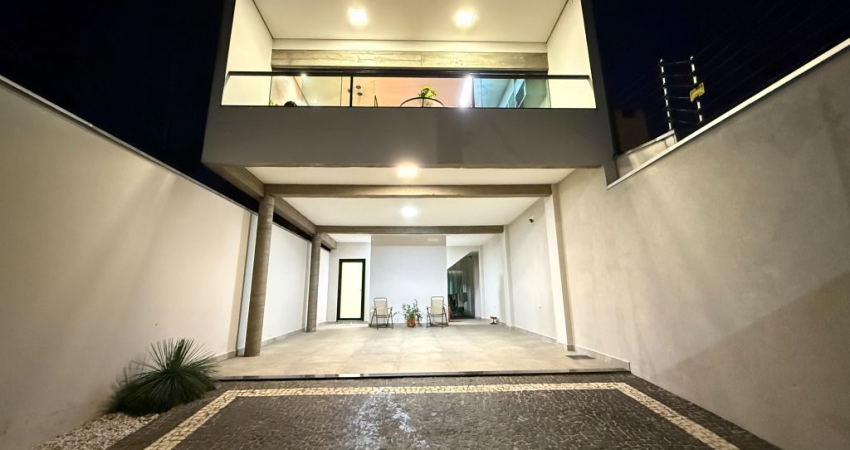 Casa tipo sobrado com 03 quartos em Americana-SP