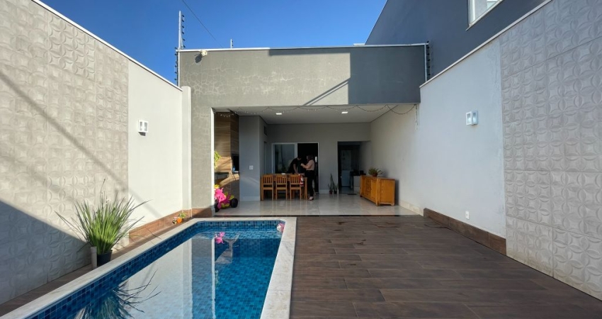 Casa com 02 quartos e piscina em Americana-SP