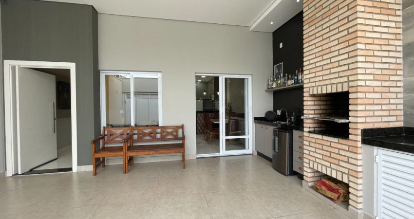 Casa com 03 quartos e móveis planejados em Americana-SP