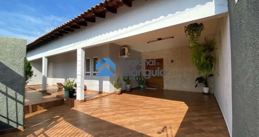 Casa com 4 quartos à venda na Rua Cruz de Malta, Setor Afonso Pena, Itumbiara