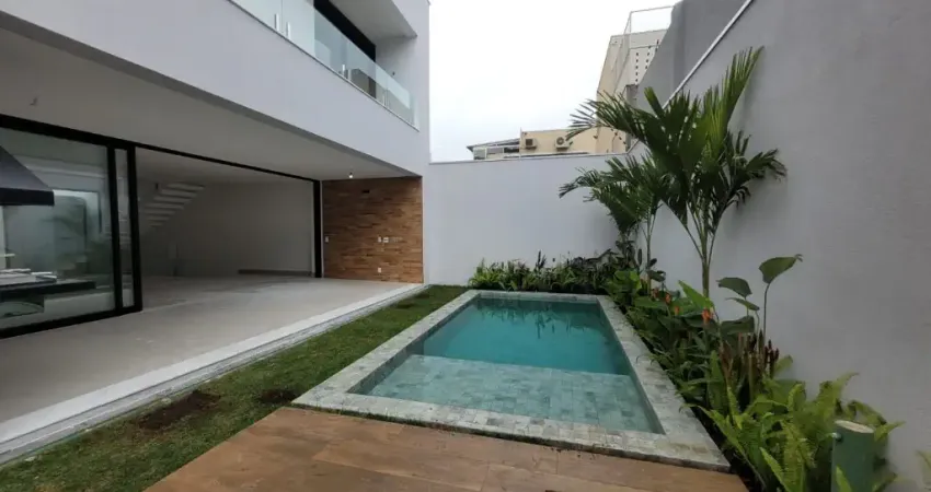 Casa nova em condomínio com 4 quartos em Moema, Indianópolis