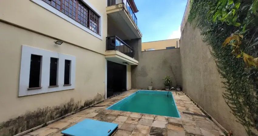 Para quem procura segurança e privacidade - casa em rua fechada