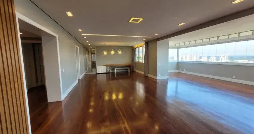 Apartamento com 411 metros 4 suítes e 3 vagas, vista para o golfe club golf,