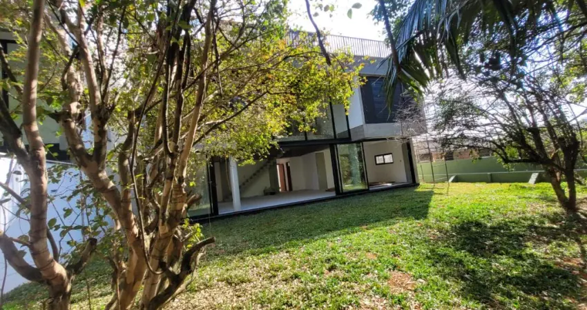 Casa em condomínio novo a venda no jardim dos estados , com 4 suítes e 4 vagas