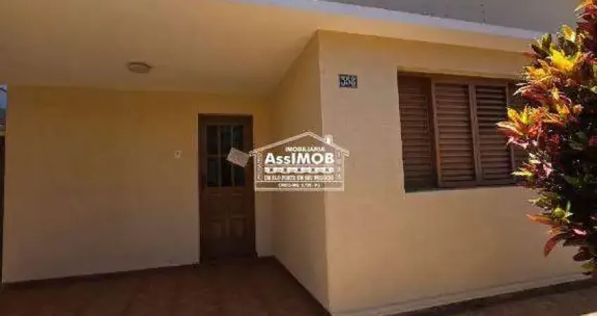 Casa no centro de paracatu-mg – ideal para residência ou ponto comercial