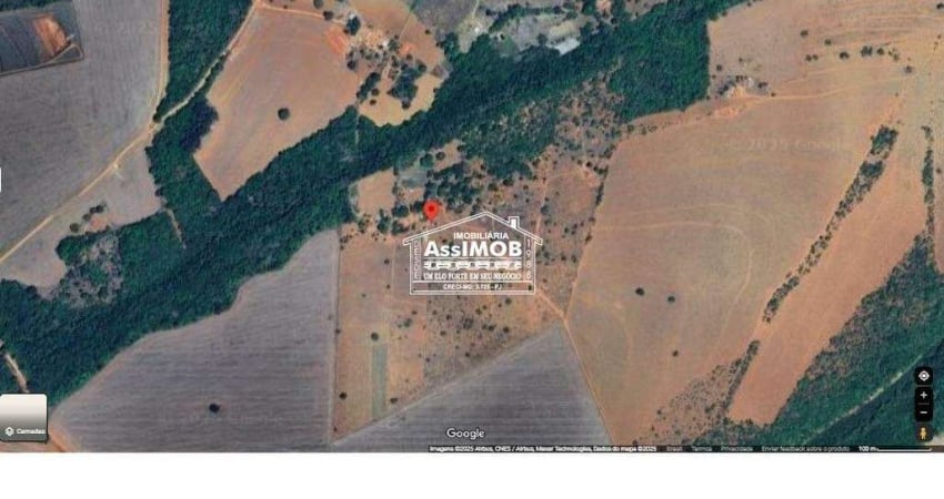 Chácara com 3,7 ha : -Sede com 4 quartos, a venda, Paracatu-MG