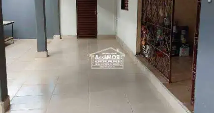 Casa comercial para locação na Avenida Romualdo Ulhôa Tomba, 97 - Centro.