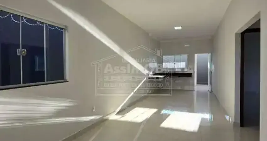 Casa à Venda - 3 Quartos, 1 Suíte - Jardim Vitória, Paracatu-MG.