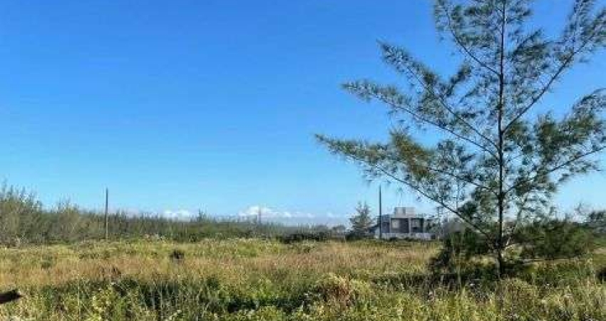 30m do mar. Terreno escriturado de 390m² em frente a restinga. Beira Mar. Frente ao acesso a praia