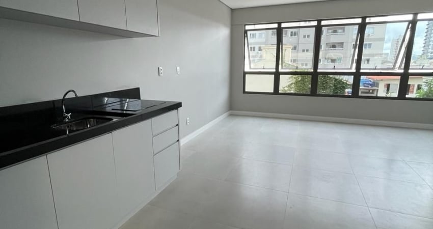 Loft novo c/ taxas inclusas Cozinha projetada e fogão Centro Proximo Univali