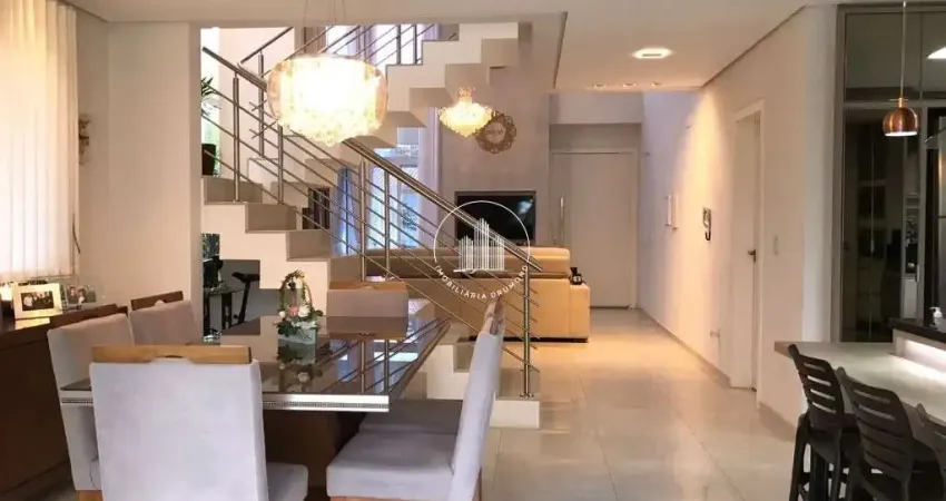 Casa de 257m², localizada na Pedra Branca/ Palhoça SC
