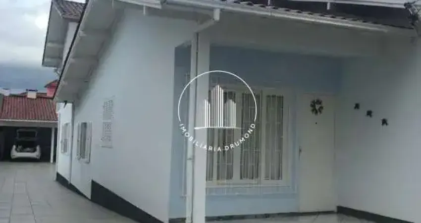 Casa com 4 quartos à venda na Rua Manoel Loureiro, 997, Barreiros, São José