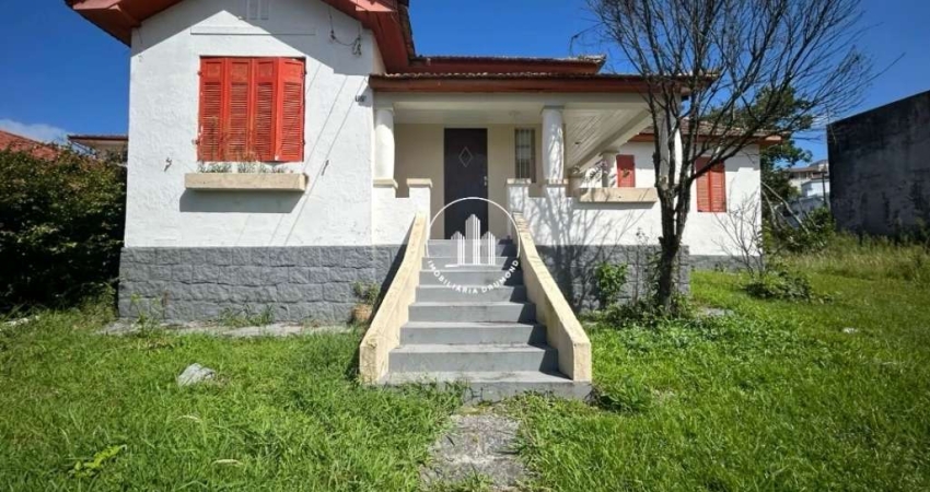 Casa 120m² com 4 Quartos no Centro