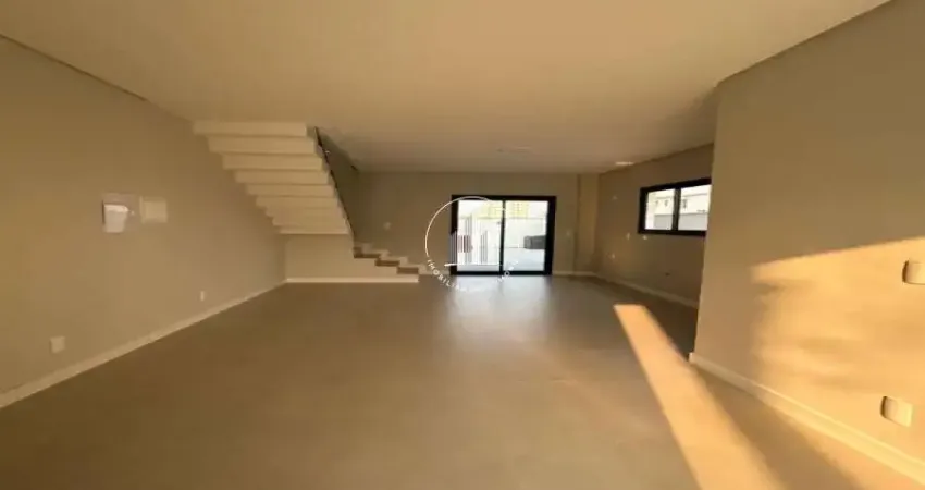 Sobrado Geminado 3 Quartos com 1 Suíte - São Sebastião  - EST